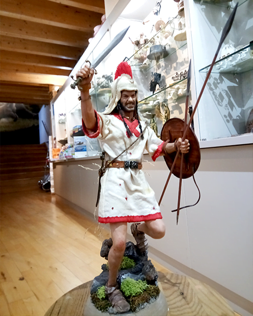 Figura artesanal de Guerrero Turdetano