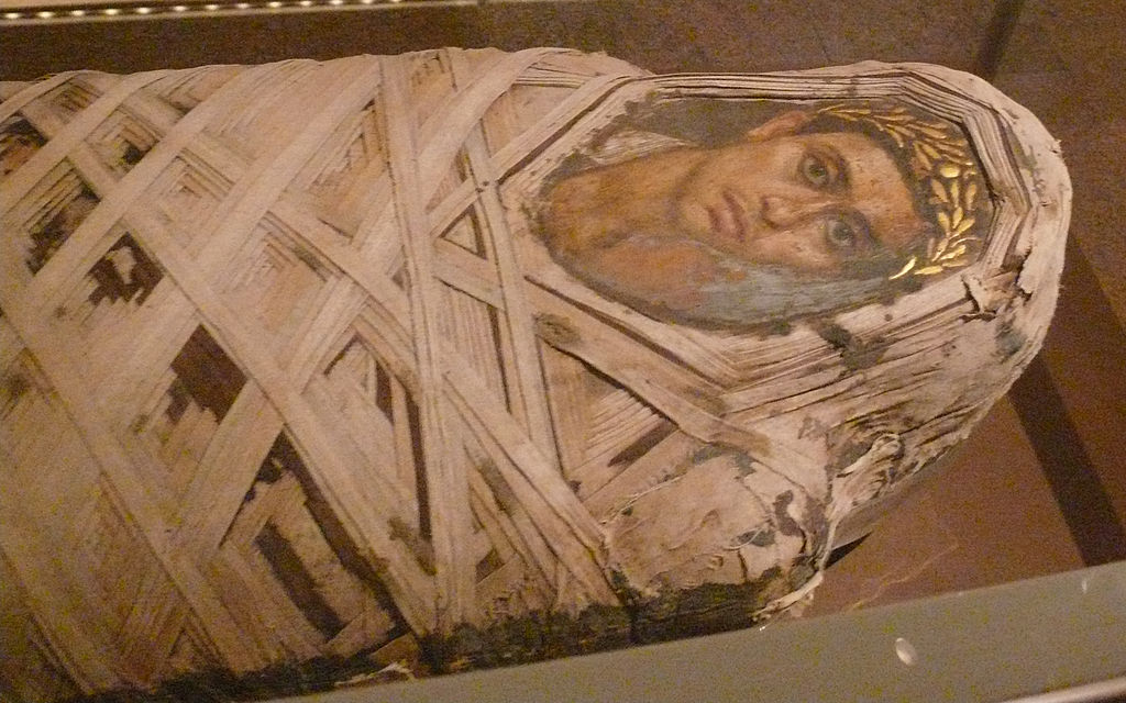 Retrato de El Fayum en su momia