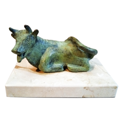 Toro orientalizante en bronce