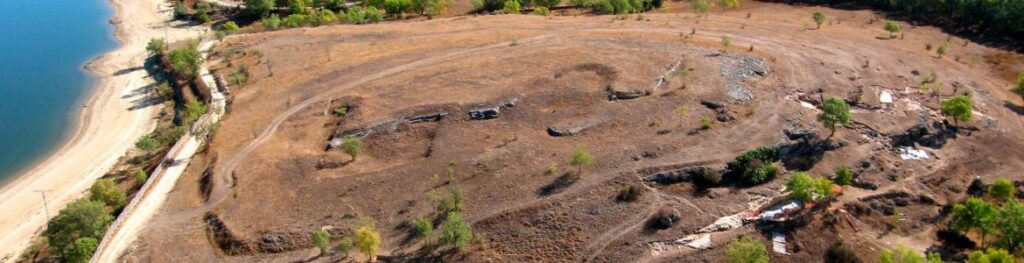 Visitas guiadas a El Valle de los Neandertales. Vista aérea del yacimiento.